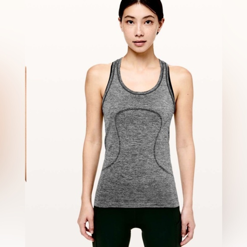 LULULEMON SWIFTLY TECH RACERBACK 2.0, Size: 6, White and Black Heathered